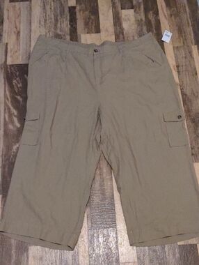 NWT Cato Plus Size 26/28W Cargo Crop Pants Khaki Tan